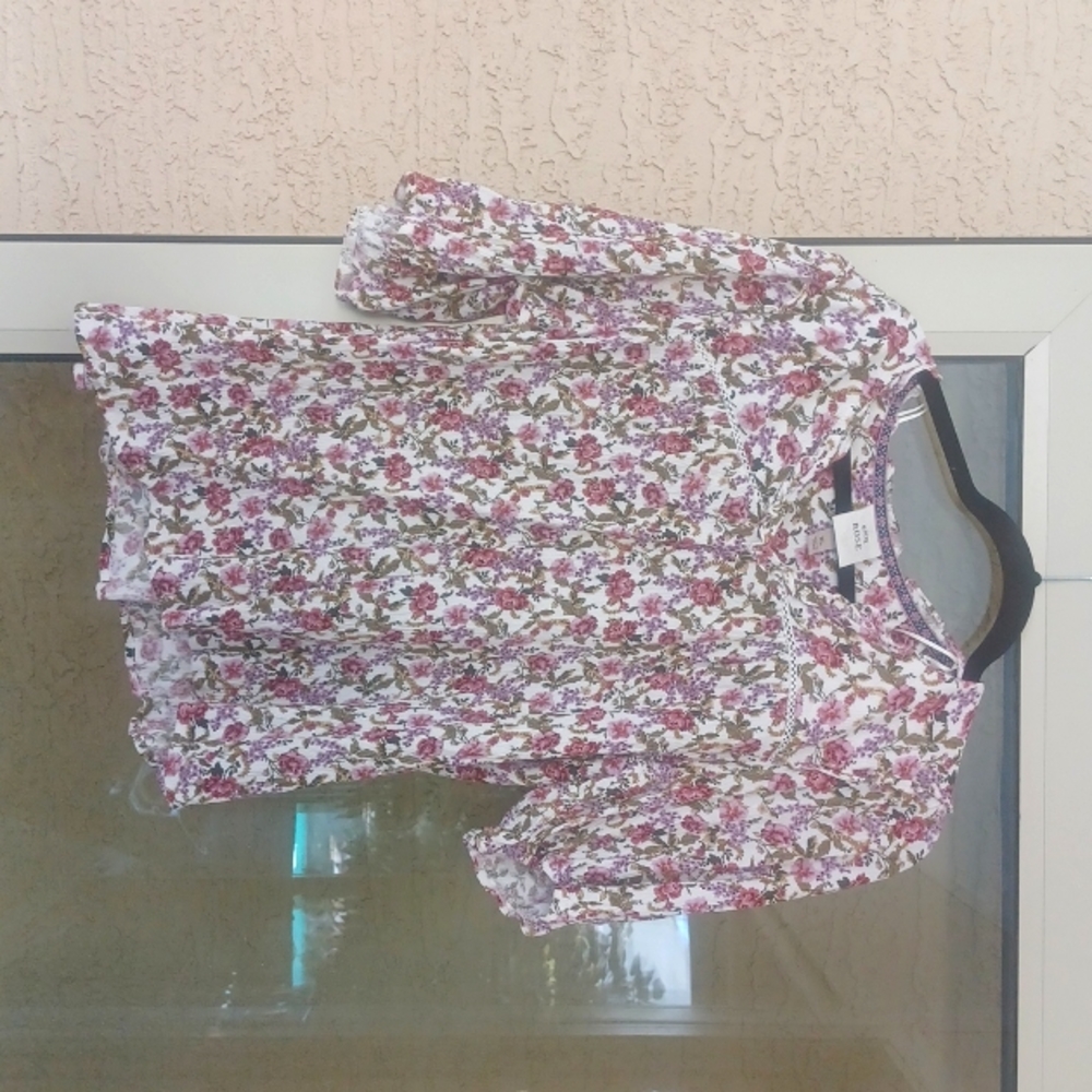 Top with 3/4 length Sleeves